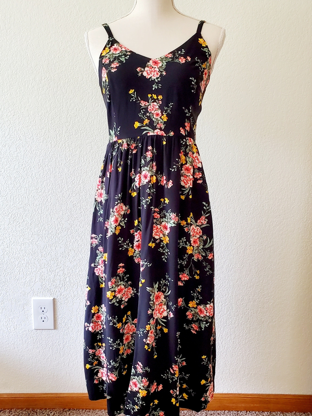 Old Navy Black Floral Spaghetti-Strap Maxi Dress